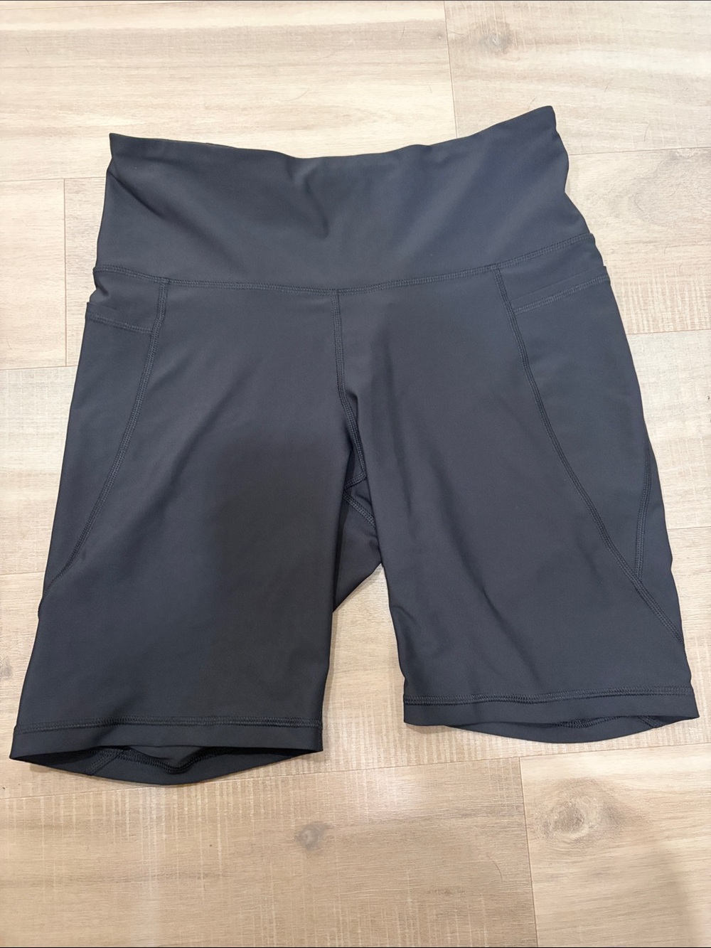Old Navy Black High-Waist Bike Shorts with Side Pockets